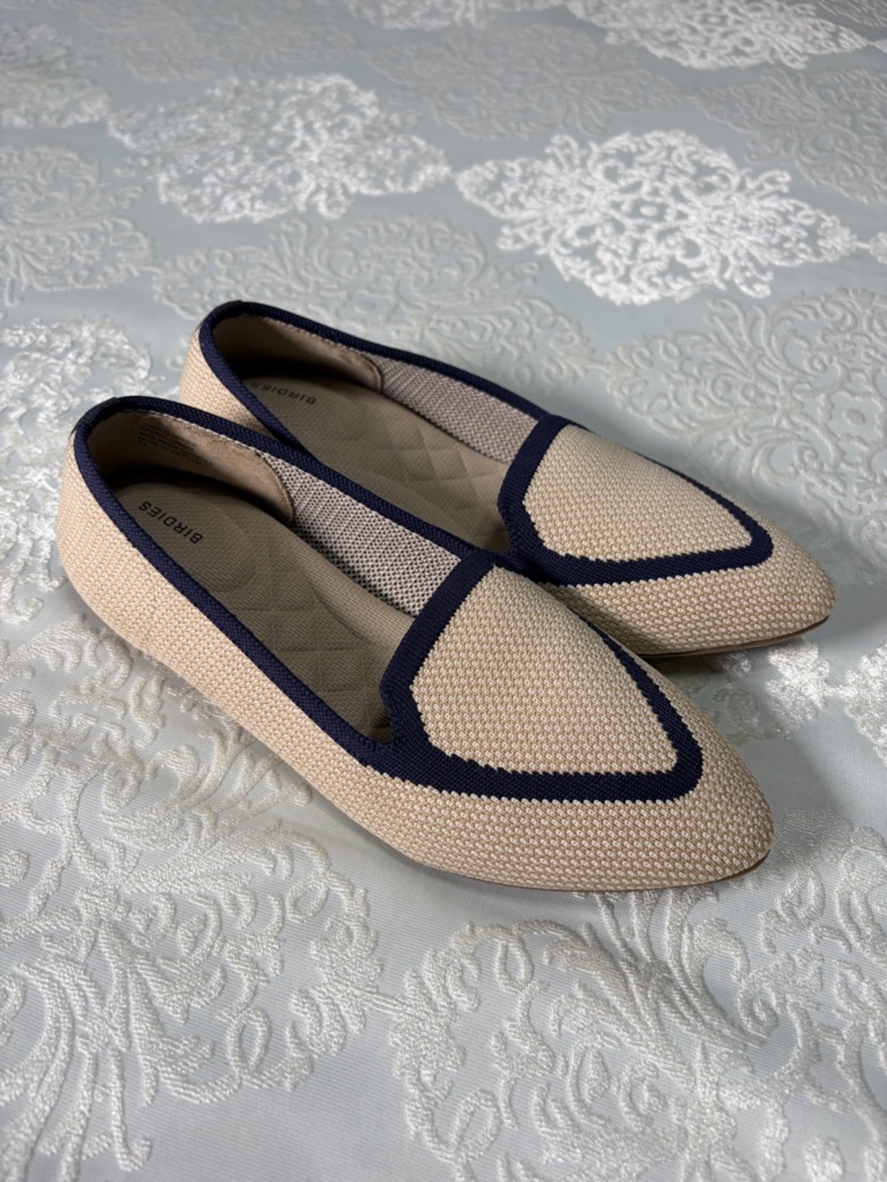 Birdies The Blackbird Point Toe Knit Flat In Eggshell / Navy Size 7.5